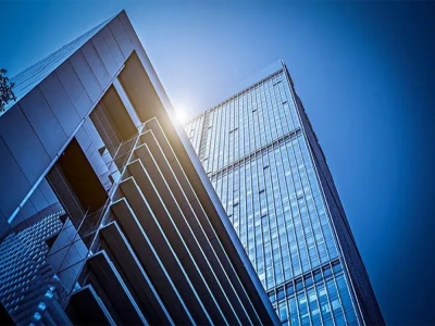 Small industrial and commercial energy storage